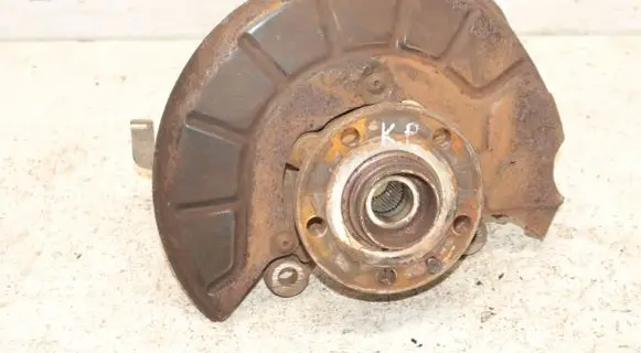 Audi Q3 8U Front wheel hub
