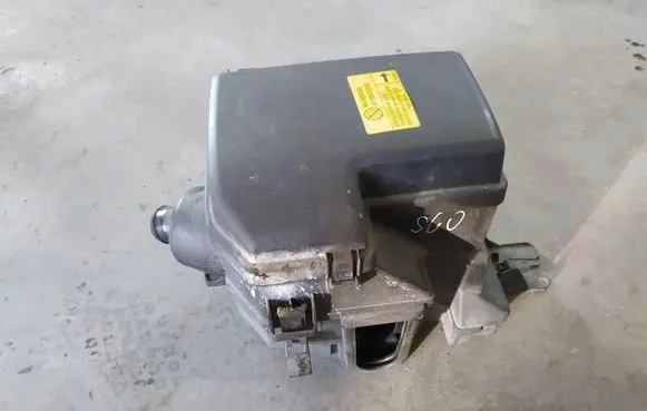 Volvo S60 Engine control unit box 
