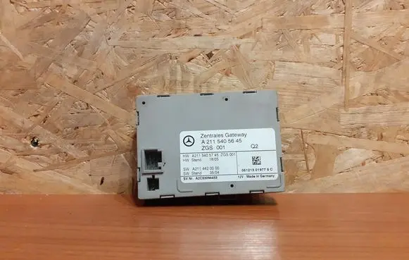 Mercedes-Benz E W211 Gateway control module 1661 A2115405645