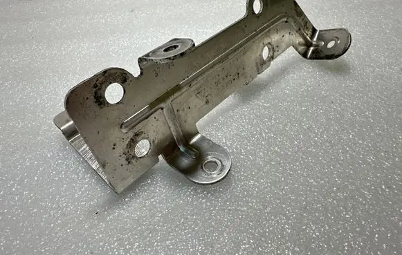 Audi Q7 4L Fuel pump bracket 7L6906407