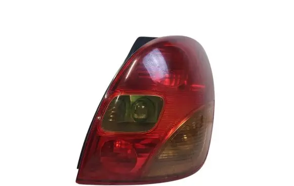 Toyota Corolla Verso E121 Rear/tail lights 9824E4