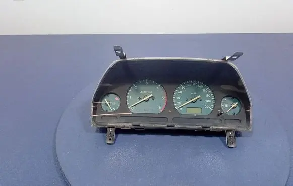 Land Rover Freelander Speedometer (instrument cluster) YWY100460