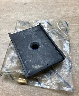 Hyundai H200 Rear coil spring rubber mount 552734A900