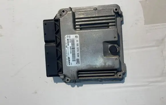 Opel Insignia A Engine control unit/module 55573539 0281015774