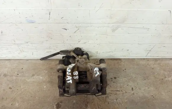 Volkswagen PASSAT B8 Rear brake caliper ZACISKPTB8