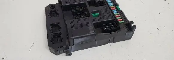 Peugeot 307 Fuse module 9636760580 00252381 9644098280