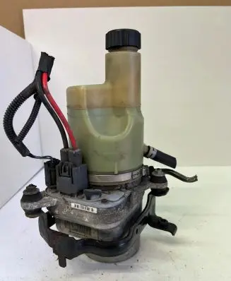 Volvo V50 Power steering pump 31302196