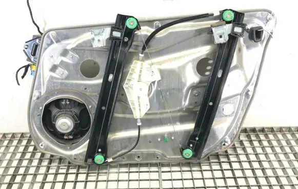 Mercedes-Benz E W212 Front door window regulator with motor A2129066802