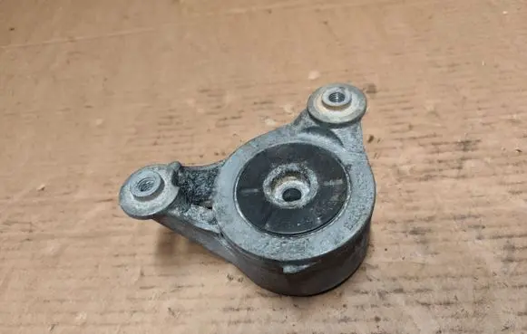 Jeep Cherokee III KJ Generator/alternator belt tensioner 53030958AB