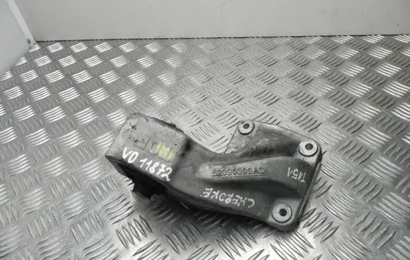 Jeep Grand Cherokee (WK) Engine mounting bracket 52090309AD VD11872