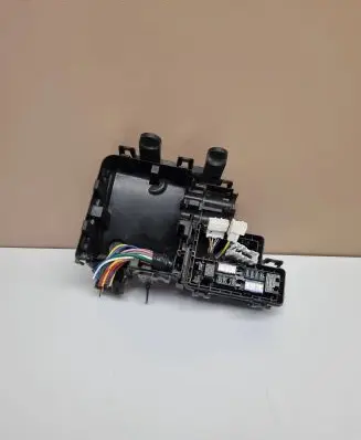 Nissan Qashqai Fuse box set 243817990A 7154576330 7254576330