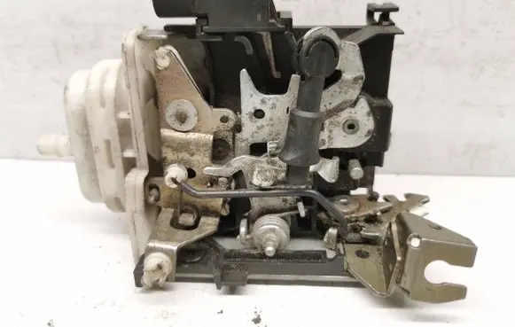 Audi A4 S4 B5 8D Front door lock 400173A