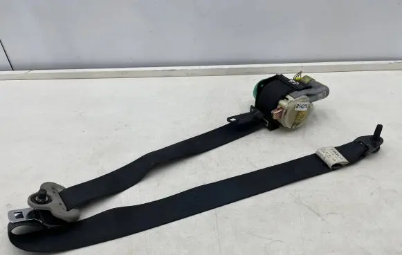 Mazda 2 Front seatbelt T89307T