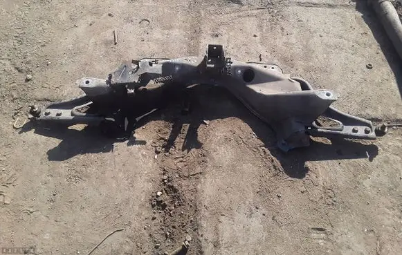Renault Twingo I Front subframe