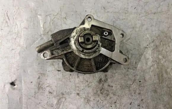 Jeep Grand Cherokee (WK) Vacuum pump A6422300165