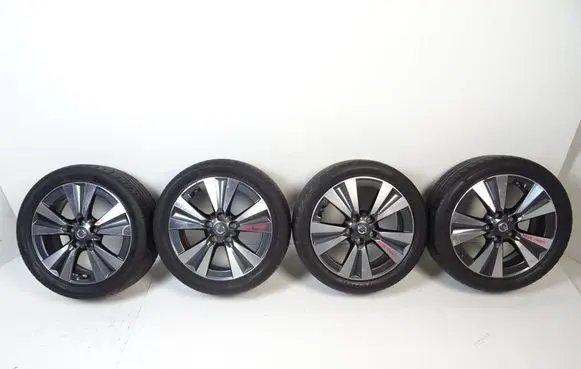 Nissan Pulsar R17 alloy rim N50701
