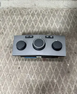 Opel Zafira B Climate control unit 13168100 90151257