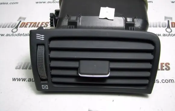 Toyota Avensis T250 Dash center air vent grill
