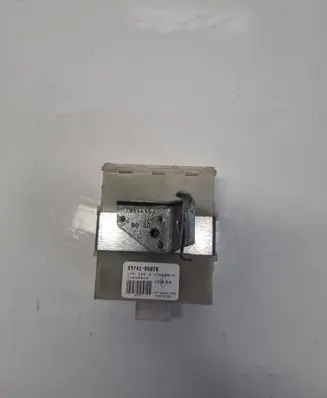 Toyota Avensis T250 Door control unit/module 8974105070 73668012 736680A