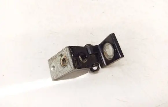 Skoda Octavia Mk2 (1Z) Rear door lower hinge 1Z0833402B
