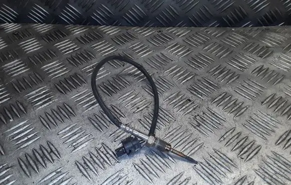 BMW 5 F10 F11 Exhaust gas temperature sensor 7805606 2656001902