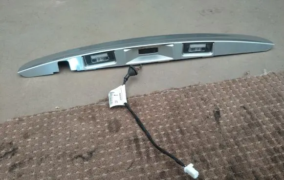 Nissan Qashqai Trunk door license plate light bar 26510JD00A