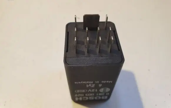 Audi A6 S6 C6 4F Glow plug pre-heat relay 0281003029 4E0907282A