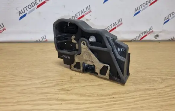 BMW 7 E65 E66 Front door lock 4331972