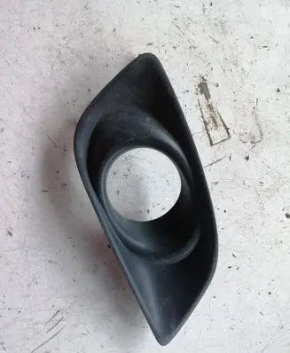 Toyota Avensis T250 Front fog light trim/grill 4313PB010 5212705030