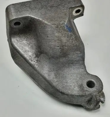 Mercedes-Benz CLK A209 C209 Engine mounting bracket A6422230004