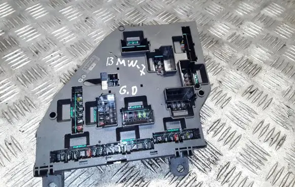 BMW 7 F01 F02 F03 F04 Fuse module 1670498 016704991 9264924