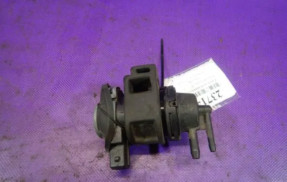 Renault Scenic II - Grand scenic II Vacuum valve 
