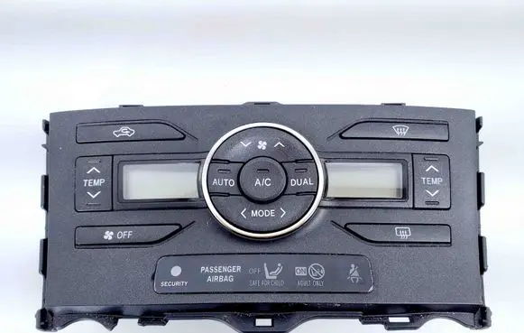Toyota Auris 150 Interior fan control switch 5590002311