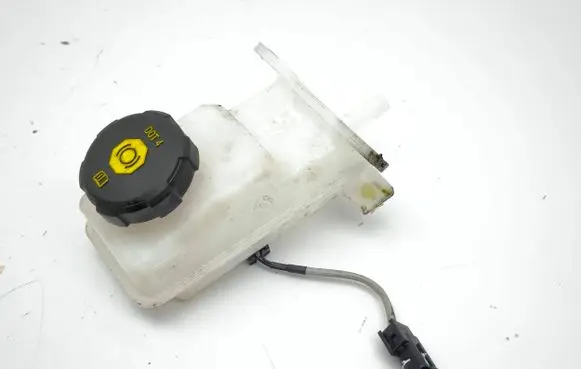 KIA Niro Brake fluid reservoir 