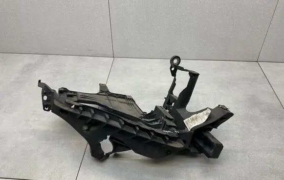 Audi A4 S4 B8 8K Headlight/headlamp mounting bracket 8K0805608B