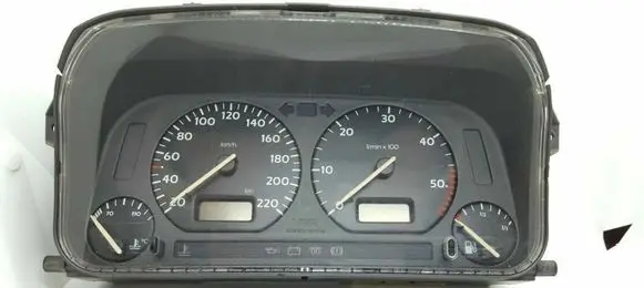 Volkswagen Golf III Speedometer (instrument cluster) 87001262