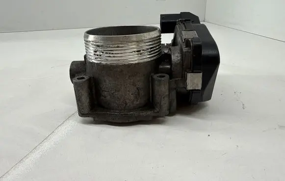 BMW 5 F10 F11 Throttle valve 7555944