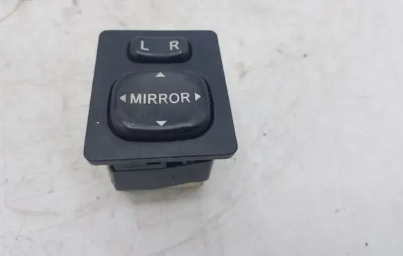 Toyota Corolla Verso E121 Wing mirror switch 183574