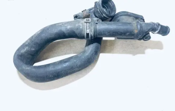 Volkswagen PASSAT B6 Engine coolant pipe/hose 03G121132