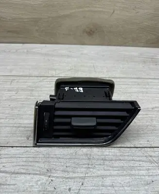 Skoda Octavia Mk3 (5E) Dashboard side air vent grill/cover trim 5E0819701 5E0819701A
