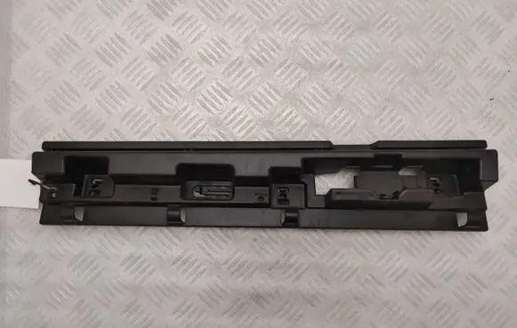 BMW 2 F46 Sill/side skirt trim 7301941