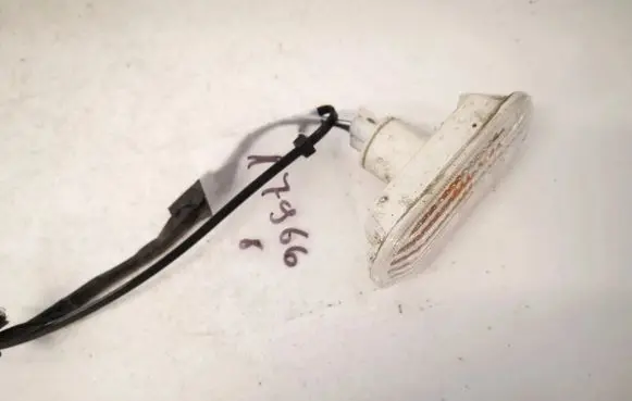 Ford Focus Front fender indicator light 4m5a13k309aa 4m5a-13k309-aa