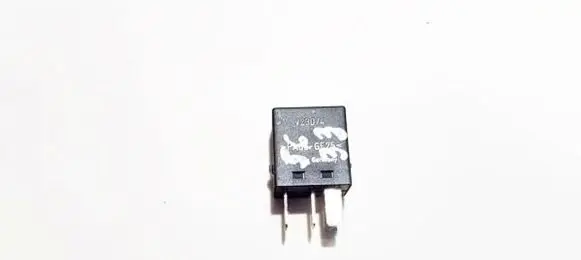 Volvo S40, V40 Other relay mb9533821l