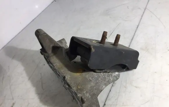 Iveco Daily 45 - 49.10 Engine mounting bracket 504050580