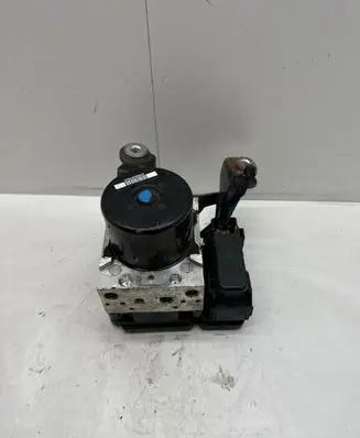 Volvo V70 ABS Pump 31329137 11W233 28526258043