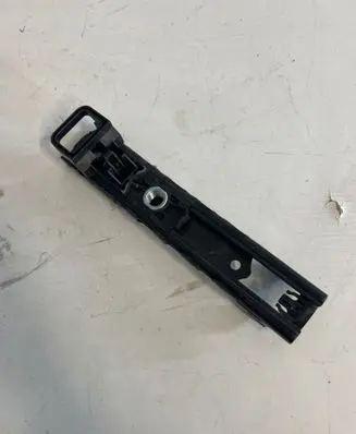 Audi Q7 4M Seat belt height adjuster 4M0857819