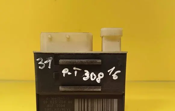 Peugeot 308 Glow plug pre-heat relay 9662570880