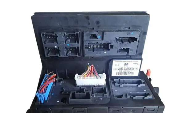 Mercedes-Benz E W211 Fuse module 2115453901
