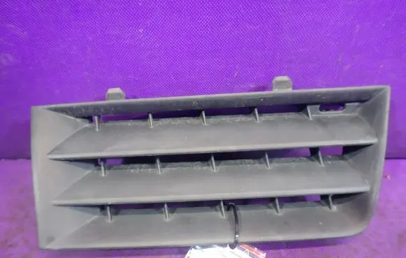 Renault Megane II Front bumper lower grill 8200114157E
