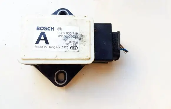 Toyota Avensis T270 ESP acceleration yaw rate sensor 0265005719 891483-05030